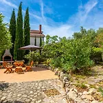 Temer Villa Pinezići