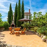 Temer Villa Pinezići